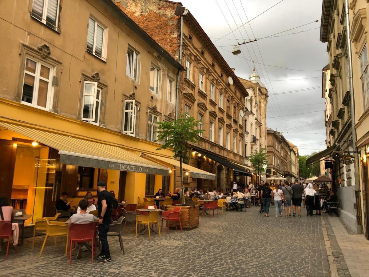 Romantic Apartments- In Historical Center Lviv Exterior photo